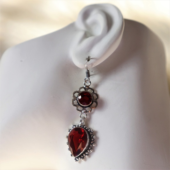 New Garnet & .925 Silver Long Earrings Red - Picture 3 of 4